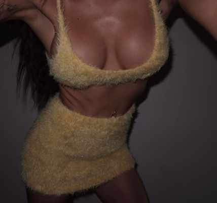 Александра, 26